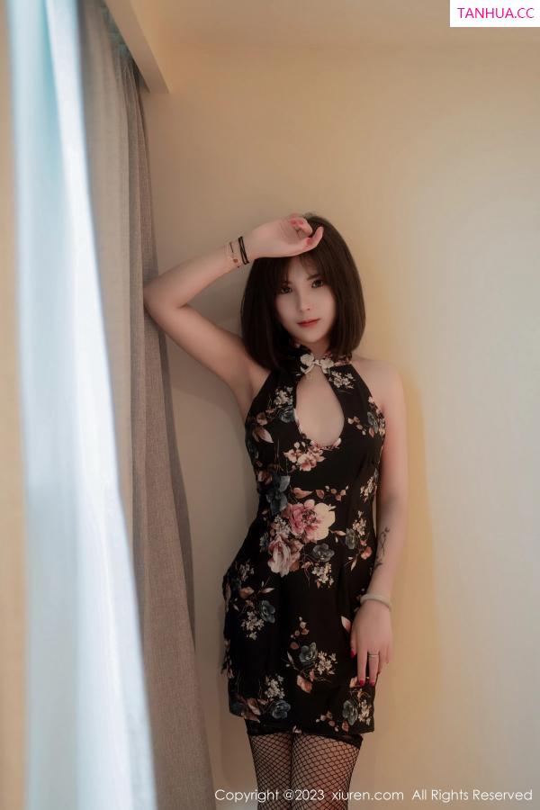   [XiuRen]高清写真图 2023.05.08 No.6692 徐甜心 黑丝美腿第6张图片